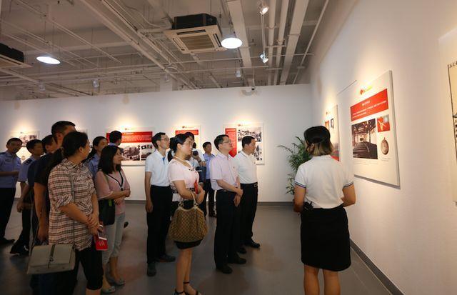 高密农商银行助力纺织服装行业发展